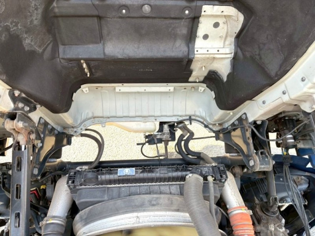 UDトラックス（日産） クオン 大型 ウィング 2PG-CD5CA(97784) 27枚目