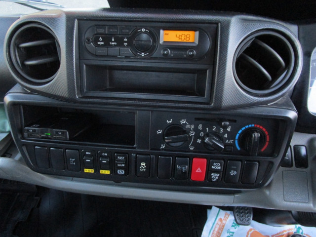 日野 デュトロ 小型 平ボディ（クレーン付） TKG-XZU650M(97785) 28枚目