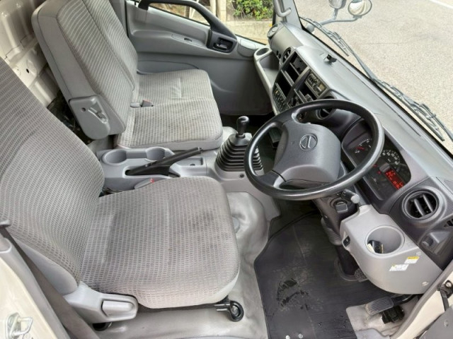 日野 デュトロ 小型 ウィング TKG-XZU720M(97791) 30枚目