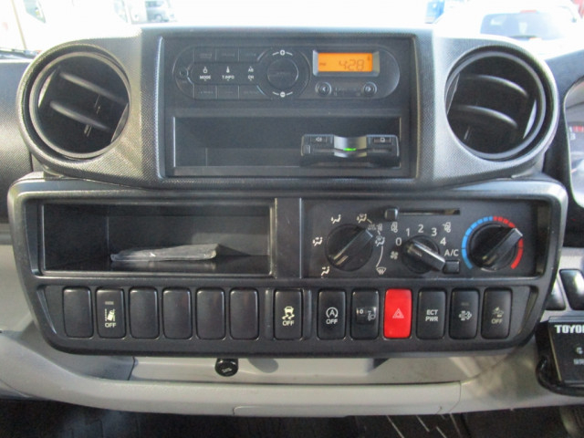 日野 デュトロ 小型 バン TPG-XZC645M(97794) 34枚目