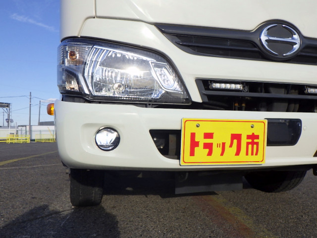 日野 デュトロ 小型 冷蔵冷凍バン TPG-XZC605M(97796) 3枚目