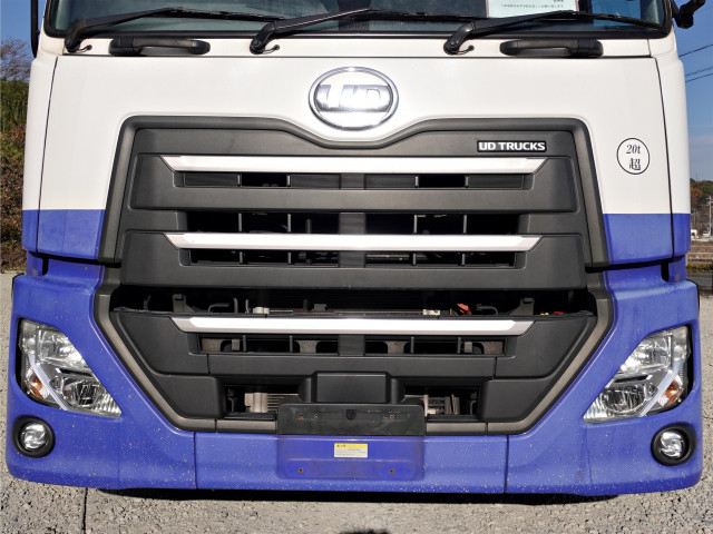 UDトラックス（日産） クオン 大型 冷蔵冷凍バン 2PG-CG5CA(97799) 4枚目