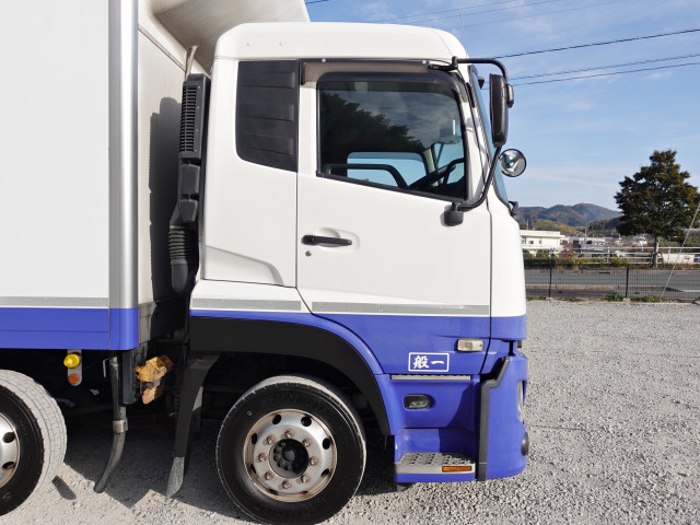 UDトラックス（日産） クオン 大型 冷蔵冷凍バン 2PG-CG5CA(97799) 8枚目