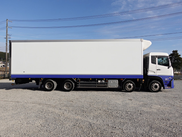 UDトラックス（日産） クオン 大型 冷蔵冷凍バン 2PG-CG5CA(97799) 9枚目