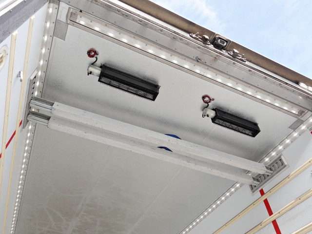 UDトラックス（日産） クオン 大型 冷蔵冷凍バン 2PG-CG5CA(97799) 18枚目