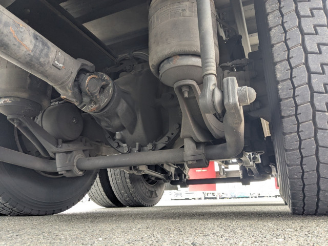 UDトラックス（日産） クオン 大型 ウィング 2PG-CD5CA(97805) 14枚目