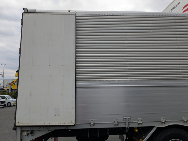 UDトラックス（日産） クオン 大型 ウィング 2PG-CD5CA(97805) 16枚目