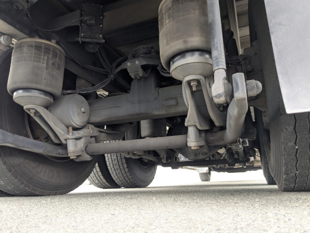 UDトラックス（日産） クオン 大型 ウィング 2PG-CD5CA(97805) 17枚目