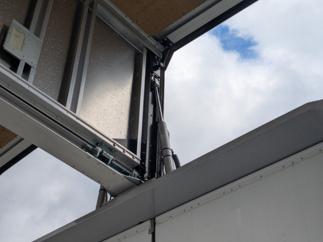 UDトラックス（日産） クオン 大型 ウィング 2PG-CD5CA(97805) 34枚目