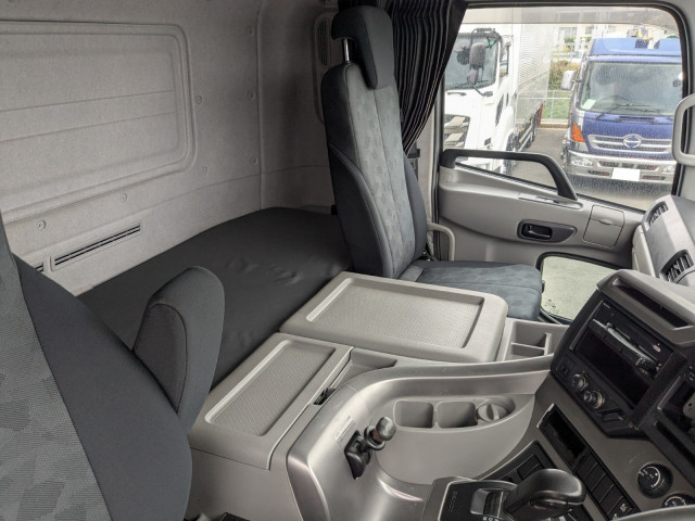 UDトラックス（日産） クオン 大型 ウィング 2PG-CD5CA(97805) 37枚目