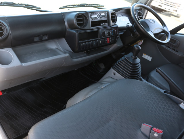 日野 デュトロ 小型 平ボディ TKG-XZU675M(97809) 46枚目