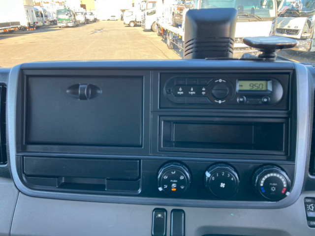 三菱ふそう キャンター 小型 バン TPG-FEB50(97810) 33枚目