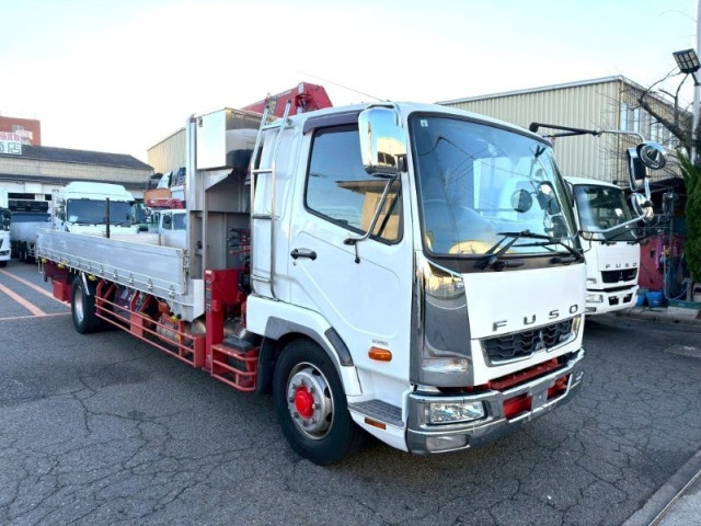 三菱ふそう ファイター 増トン 平ボディ（クレーン付） 2KG-FK62FZ(97813) 2枚目