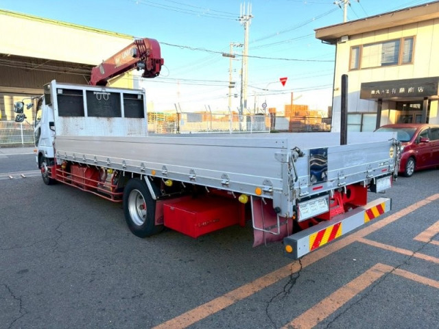 三菱ふそう ファイター 増トン 平ボディ（クレーン付） 2KG-FK62FZ(97813) 4枚目