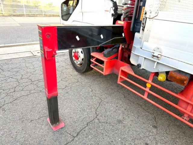 三菱ふそう ファイター 増トン 平ボディ（クレーン付） 2KG-FK62FZ(97813) 11枚目