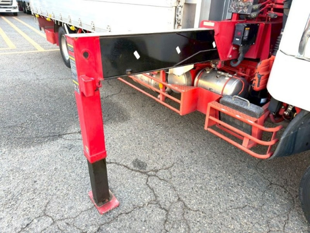 三菱ふそう ファイター 増トン 平ボディ（クレーン付） 2KG-FK62FZ(97813) 12枚目