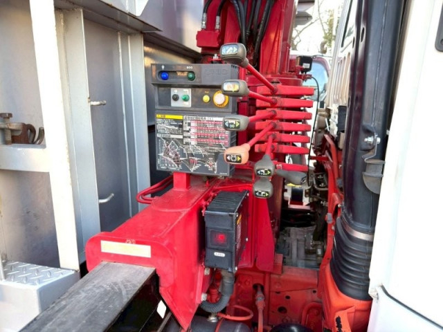 三菱ふそう ファイター 増トン 平ボディ（クレーン付） 2KG-FK62FZ(97813) 13枚目