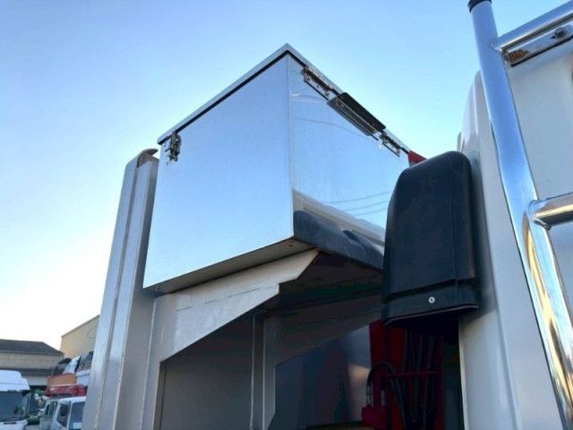 三菱ふそう ファイター 増トン 平ボディ（クレーン付） 2KG-FK62FZ(97813) 23枚目
