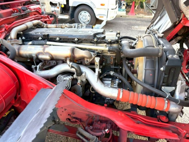 三菱ふそう ファイター 増トン 平ボディ（クレーン付） 2KG-FK62FZ(97813) 30枚目