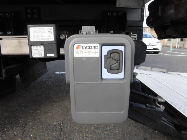 いすゞ エルフ 小型 冷蔵冷凍バン TPG-NPR85AN(97815) 20枚目