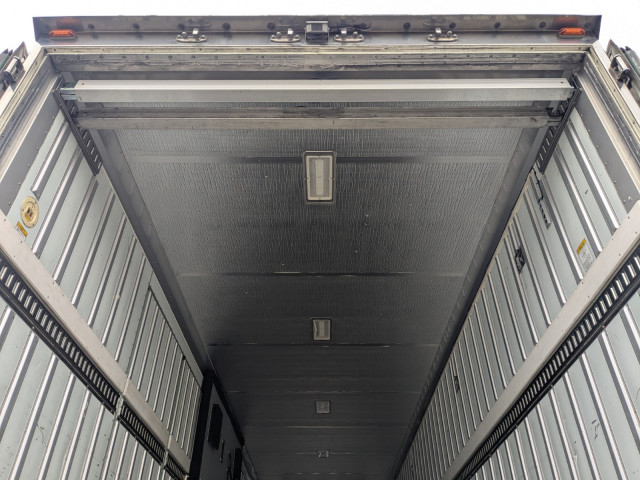 日野 プロフィア 大型 冷蔵冷凍バン 2DG-FR1AHG(97816) 10枚目