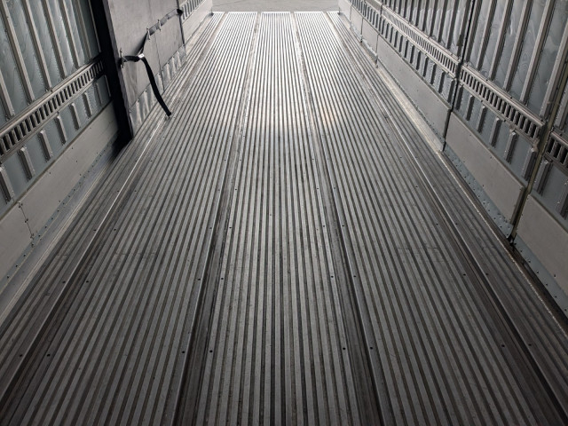 日野 プロフィア 大型 冷蔵冷凍バン 2DG-FR1AHG(97816) 19枚目