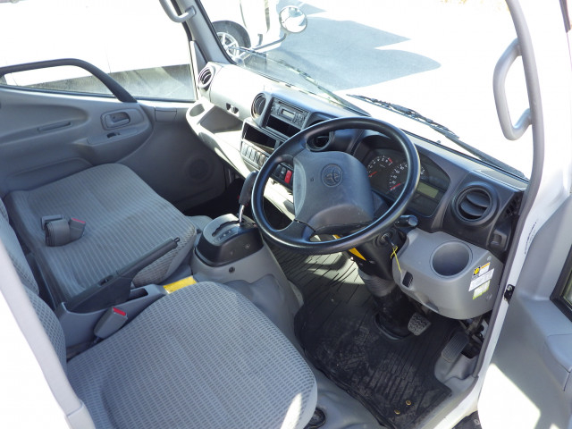 トヨタ ダイナ 小型 平ボディ ABF-TRY220(97822) 6枚目