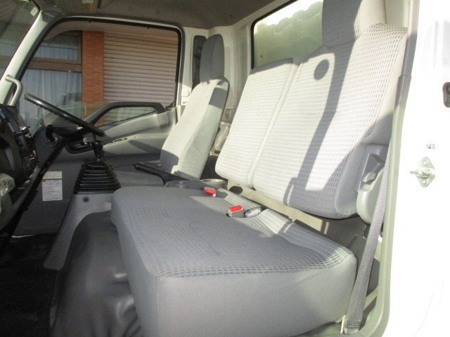 日野 デュトロ 小型 冷蔵冷凍バン TKG-XZU775M(97828) 18枚目