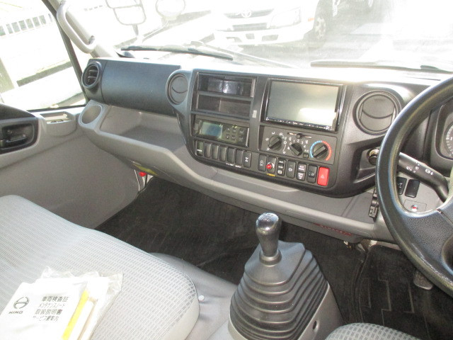 日野 デュトロ 小型 冷蔵冷凍バン TKG-XZU775M(97828) 20枚目