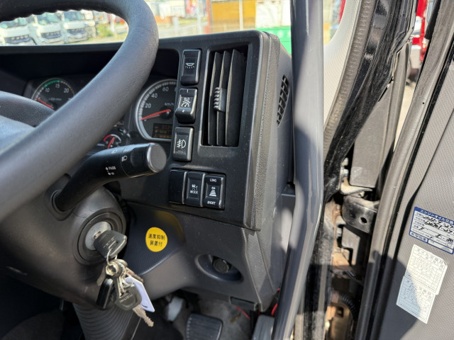 いすゞ ギガ 大型 トラクタ QKG-EXD52BE(97834) 29枚目