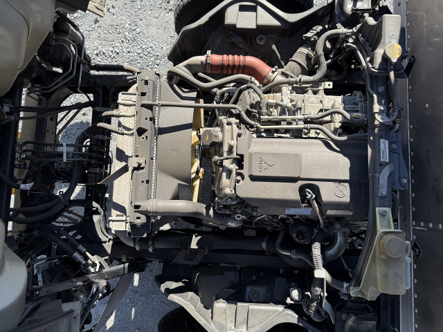 三菱ふそう キャンター 小型 バン TPG-FEB50(97836) 8枚目