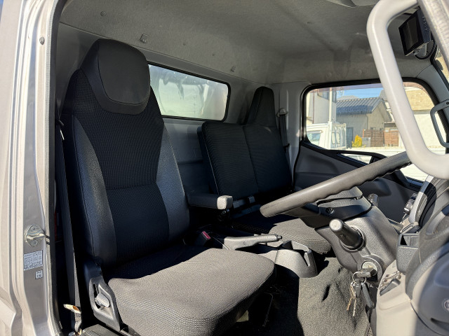 三菱ふそう キャンター 小型 バン TPG-FEB50(97836) 15枚目