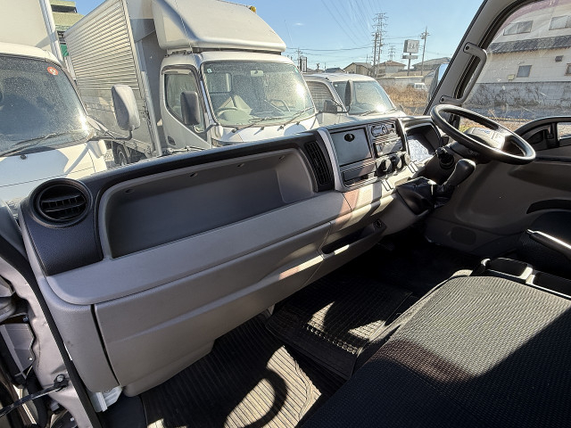 三菱ふそう キャンター 小型 バン TPG-FEB50(97836) 18枚目