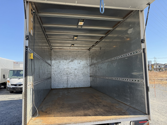 三菱ふそう キャンター 小型 バン TPG-FEB50(97836) 28枚目