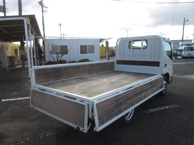 日野 デュトロ 小型 平ボディ TPG-XZU605M(97837) 9枚目