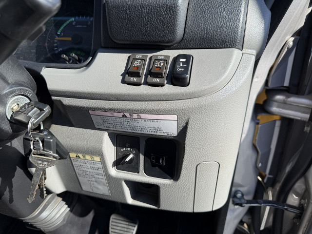 三菱ふそう キャンター 小型 バン TPG-FEB50(97836) 42枚目