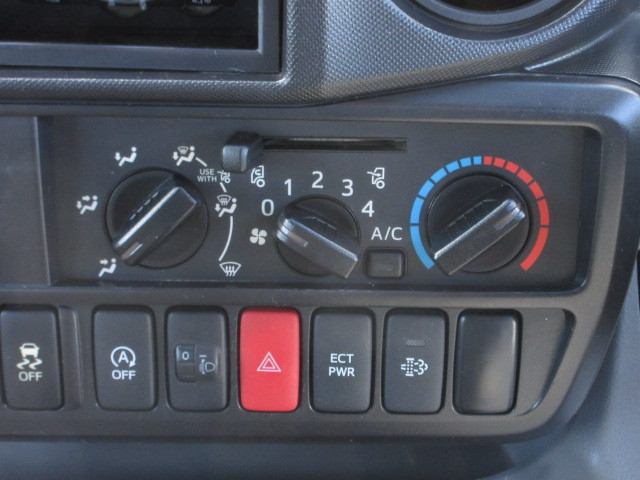 日野 デュトロ 小型 平ボディ TPG-XZU605M(97837) 18枚目