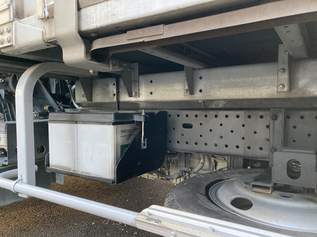 いすゞ エルフ 小型 バン TRG-NMR85N(97839) 9枚目