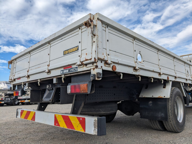 三菱ふそう キャンター 小型 平ボディ 2PG-FED90(97840) 7枚目