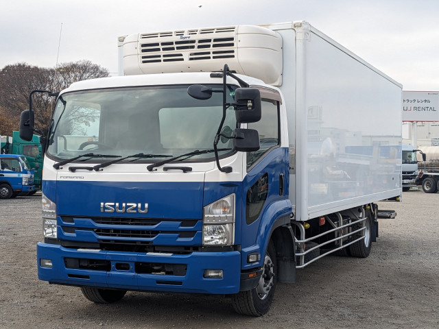 いすゞ フォワード 中型 冷蔵冷凍バン LKG-FTR90T2(97843) 1枚目