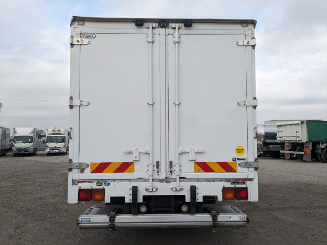 いすゞ フォワード 中型 冷蔵冷凍バン LKG-FTR90T2(97843) 6枚目