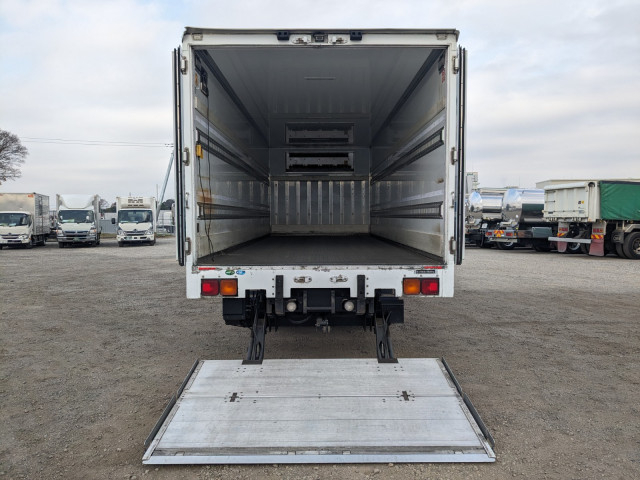 いすゞ フォワード 中型 冷蔵冷凍バン LKG-FTR90T2(97843) 9枚目