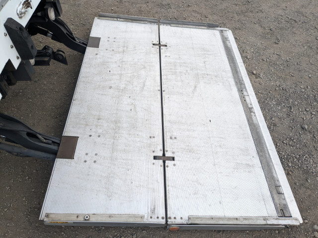 いすゞ フォワード 中型 冷蔵冷凍バン LKG-FTR90T2(97843) 10枚目