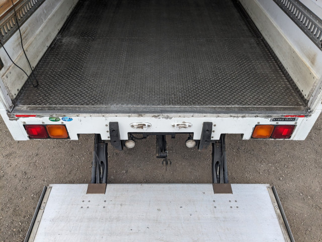 いすゞ フォワード 中型 冷蔵冷凍バン LKG-FTR90T2(97843) 12枚目