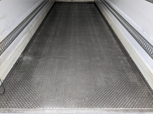 いすゞ フォワード 中型 冷蔵冷凍バン LKG-FTR90T2(97843) 14枚目