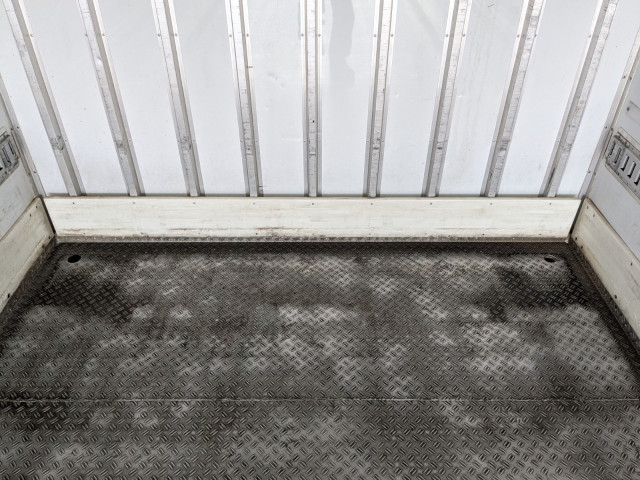 いすゞ フォワード 中型 冷蔵冷凍バン LKG-FTR90T2(97843) 16枚目