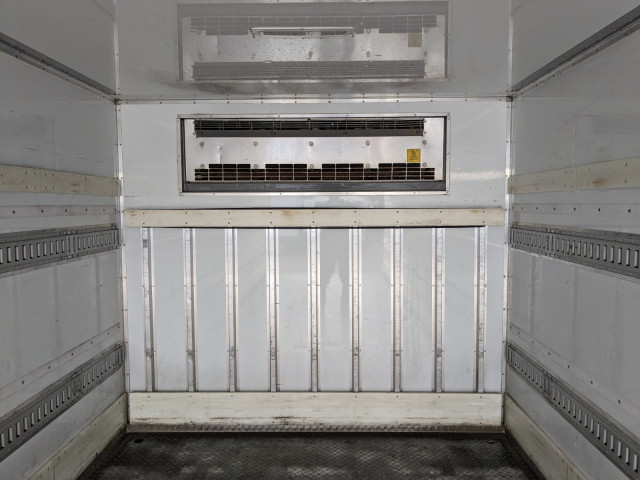 いすゞ フォワード 中型 冷蔵冷凍バン LKG-FTR90T2(97843) 18枚目