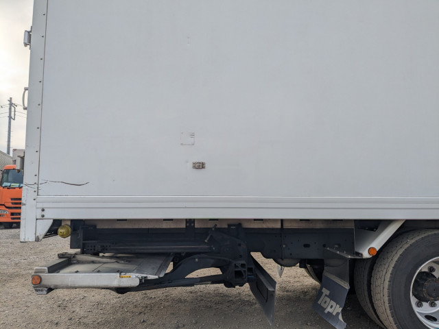 いすゞ フォワード 中型 冷蔵冷凍バン LKG-FTR90T2(97843) 33枚目