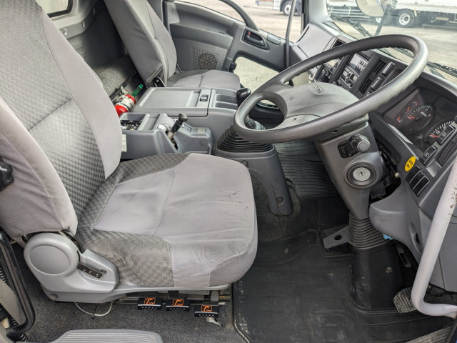 いすゞ フォワード 中型 冷蔵冷凍バン LKG-FTR90T2(97843) 38枚目