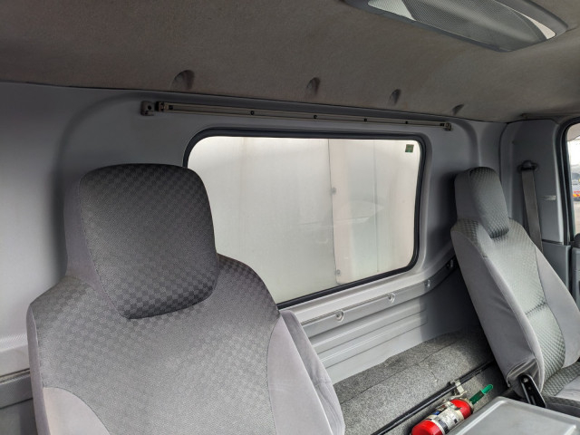 いすゞ フォワード 中型 冷蔵冷凍バン LKG-FTR90T2(97843) 40枚目